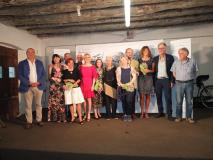 Foto di gruppo con i premiati, i componenti della Giuria e la Signora Franca Maldini