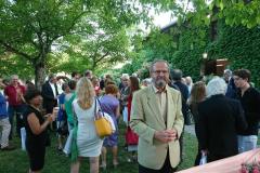 Momento conviviale ne giardino di casa Maldini